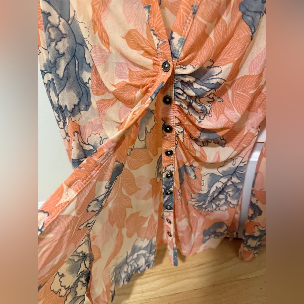 Floral Ruched Long Sleeve Blouse - Picture 3 of 4